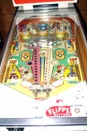 Photo of FLIPPER CLOWN playfield